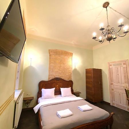 Квартира В Центрі На Вулиці Валова 21 Lviv Ngoại thất bức ảnh