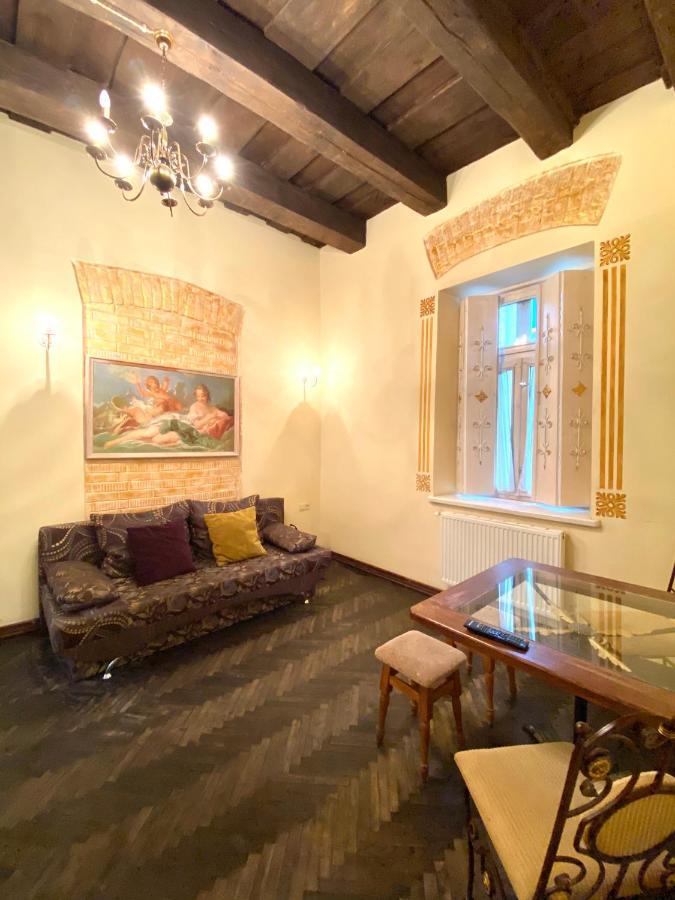 Квартира В Центрі На Вулиці Валова 21 Lviv Ngoại thất bức ảnh