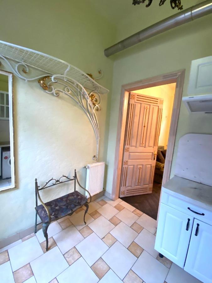 Квартира В Центрі На Вулиці Валова 21 Lviv Ngoại thất bức ảnh