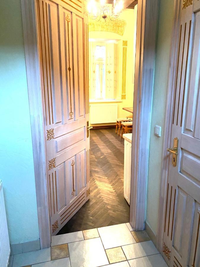 Квартира В Центрі На Вулиці Валова 21 Lviv Ngoại thất bức ảnh