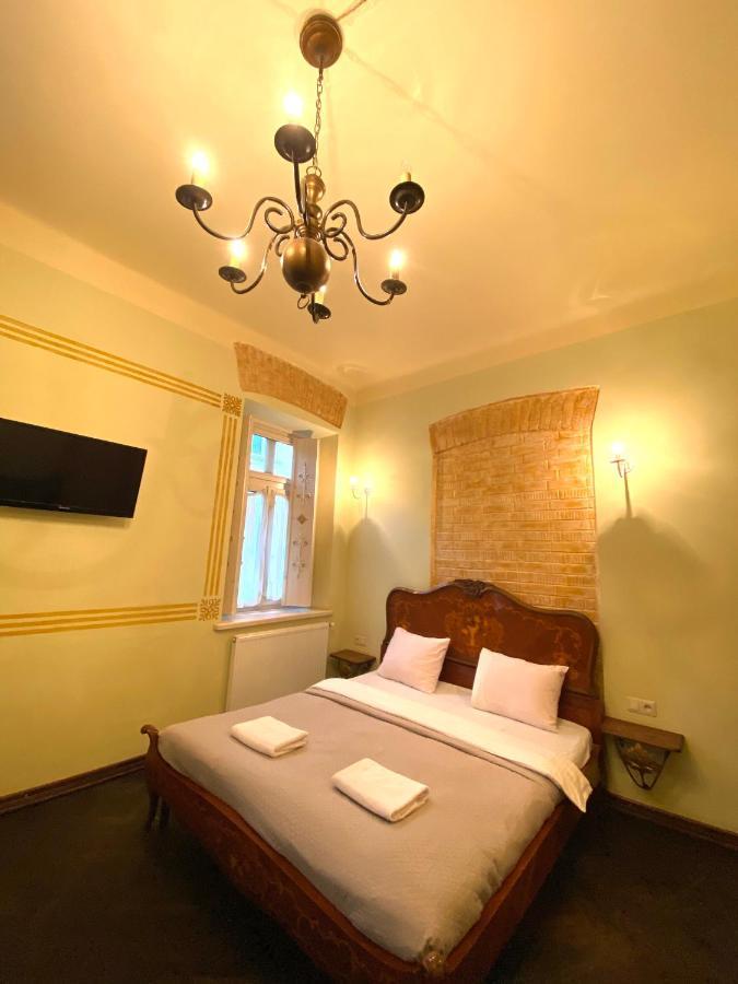 Квартира В Центрі На Вулиці Валова 21 Lviv Ngoại thất bức ảnh