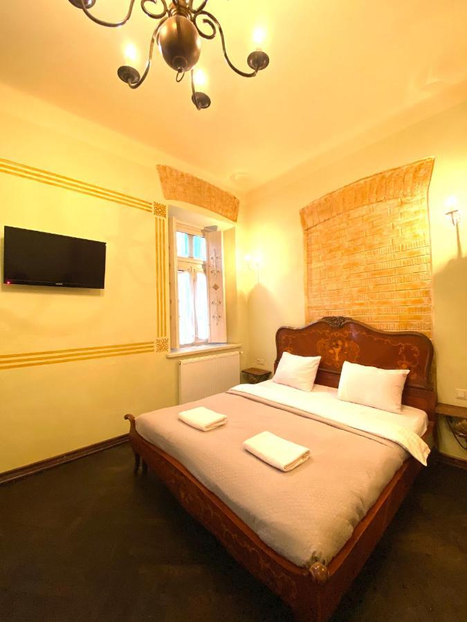 Квартира В Центрі На Вулиці Валова 21 Lviv Ngoại thất bức ảnh