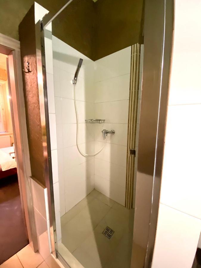 Квартира В Центрі На Вулиці Валова 21 Lviv Ngoại thất bức ảnh