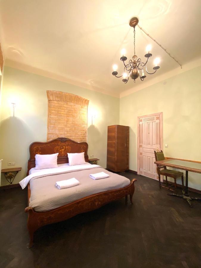 Квартира В Центрі На Вулиці Валова 21 Lviv Ngoại thất bức ảnh