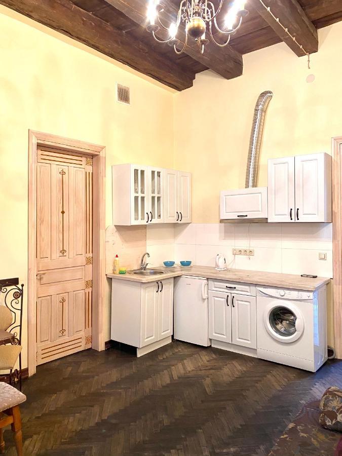 Квартира В Центрі На Вулиці Валова 21 Lviv Ngoại thất bức ảnh