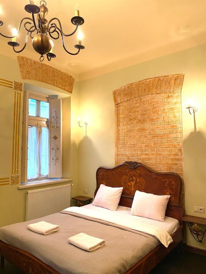 Квартира В Центрі На Вулиці Валова 21 Lviv Ngoại thất bức ảnh